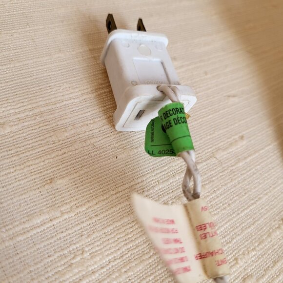 Vintage Christmas Lights - Snowflake Silhouette - Alderbrook - Window Display - Picture 10 of 12